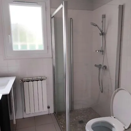 Pieds Dans L'eau A Avec Jardin Et Equipements Complets - Fr-1-494-130 Royan