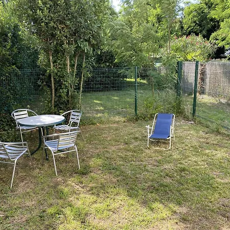 Pieds Dans L'eau A Avec Jardin Et Equipements Complets - Fr-1-494-130 * Royan